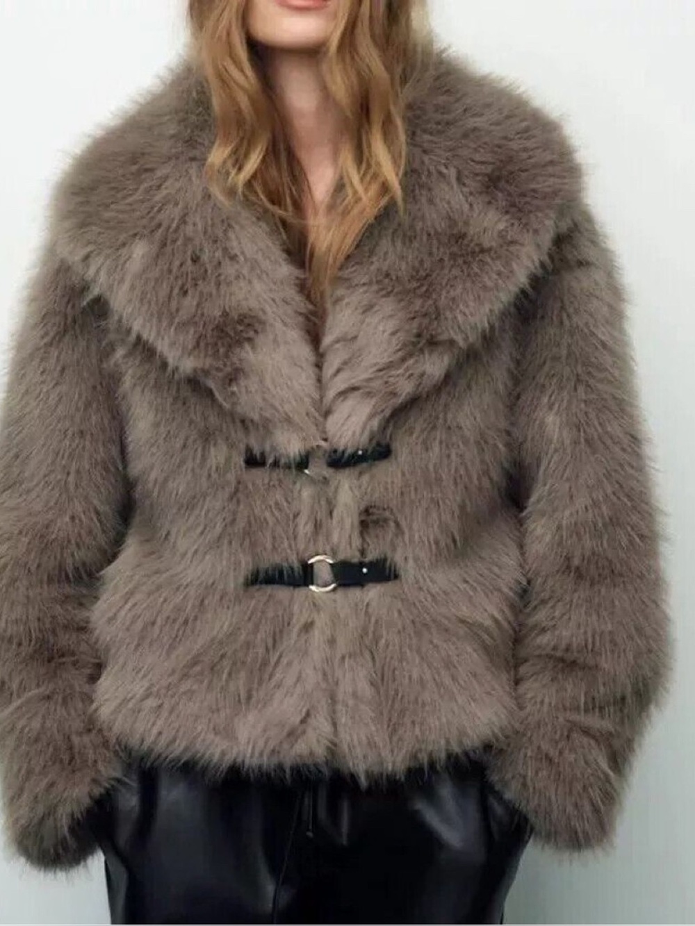 Viral Zara short faux fur jacket